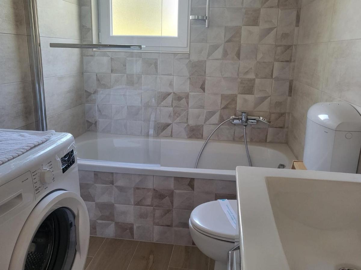 Apartment Prejac By The Beach Malinska Esterno foto