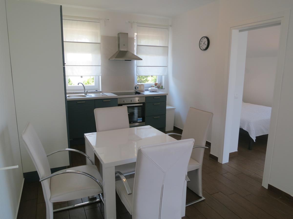 Apartment Prejac By The Beach Malinska Esterno foto